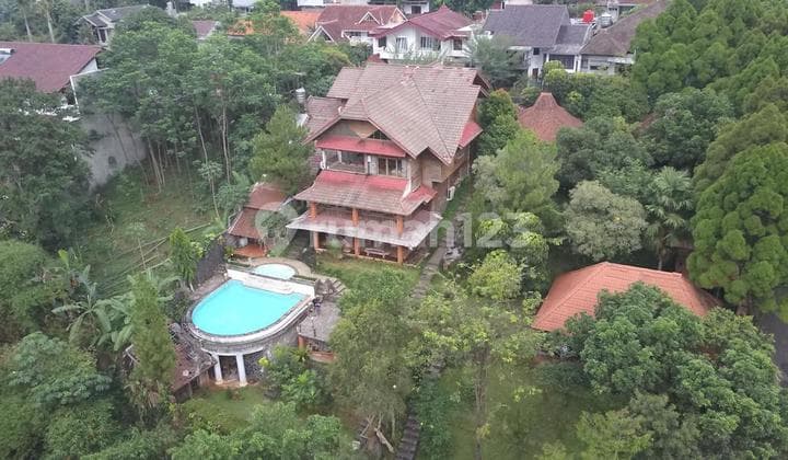 Dijual Rumah Mewah di Kawasan Eksklusif Komplek Mega Cinere dengan Lingkungan yang Nyaman dan Akses Strategis.