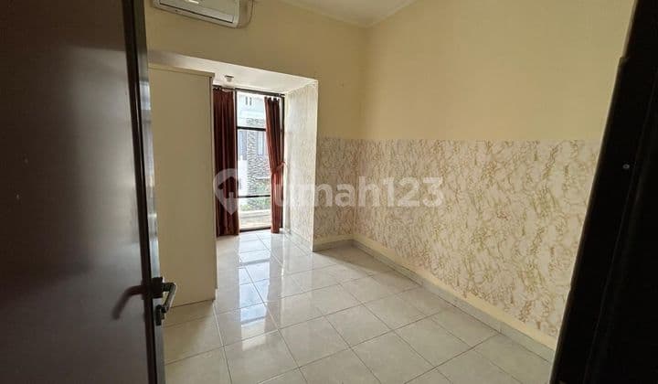 Cheap House for Rent Cheap in Emerald Bintaro Jaya Sector 9