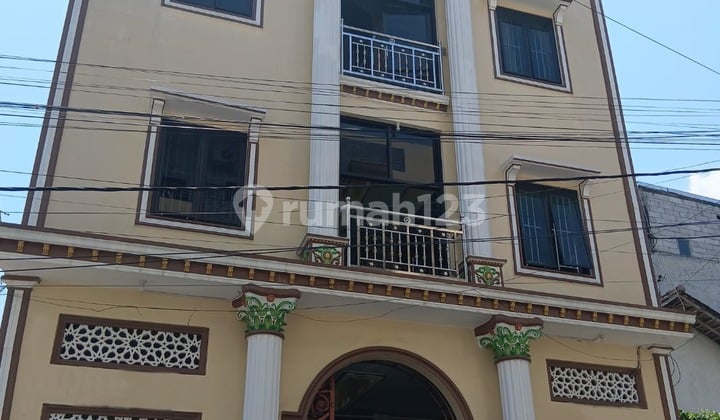 Executive Kos Kosan 70 Bedrooms Fully Occupied Strategic Location Near Uns Solo Campus