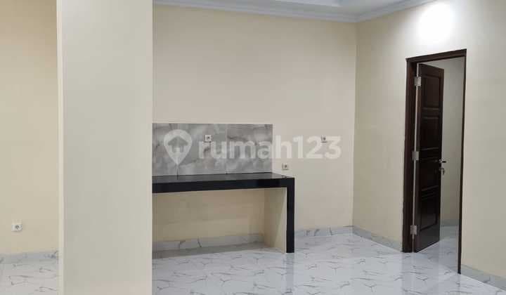 Disewakan Rumah Cantik di Boulevard, Cluster Favorit Kota Wisata