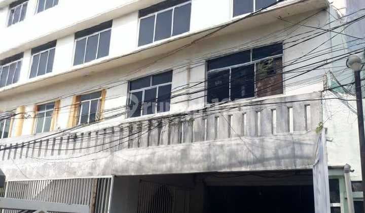 4.5-Story Shop House in Tanjung Priok Near Main Road