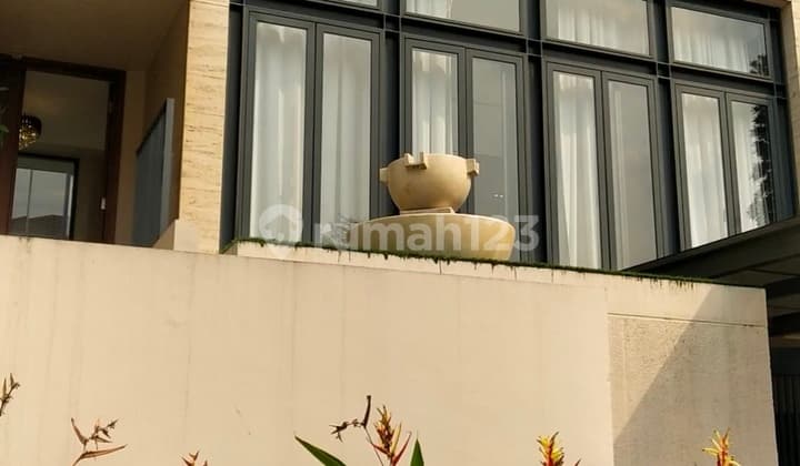 Dijual Murah Rumah Mewah 3 Lantai Di Navapark Bsd Tangerang.