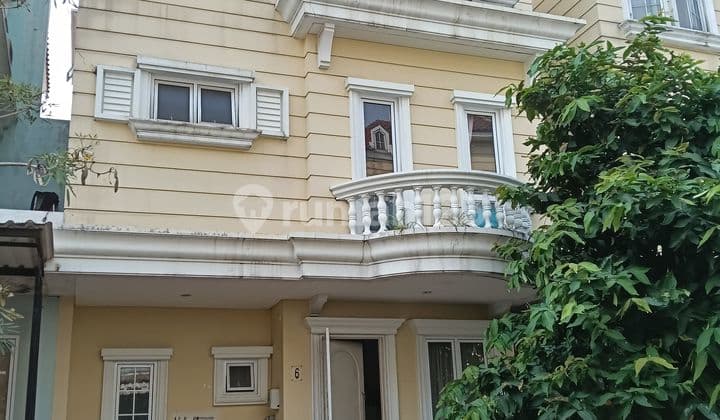 For Sale Cheap 3-Story House in Montana Cluster, Gading Serpong, Tangerang