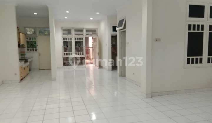 Rumah Kontrakan Hadap Selatan, Terenovasi dan Bebas Banjir di Villa Melati Mas, Tangerang Selatan