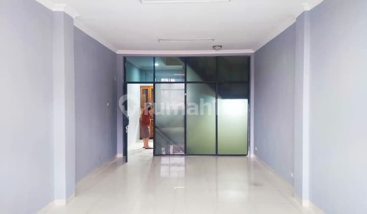 Bagus & Siap Huni, Ruko 3,5 Lantai, Lokasi Strategis, di Fatmawati