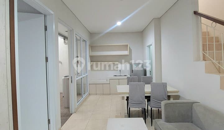 Siap Huni, Rumah Full Furnished, di Cluster Hyland, Greenwich, Bsd.
