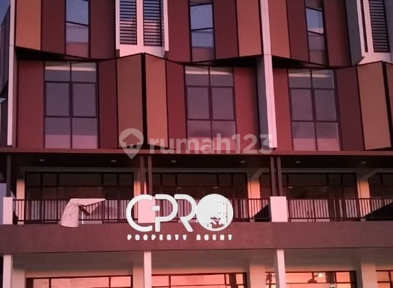 Ruko 3 Kamar Mandi Daya Listrik 2200 W Bisa Nego (73591 ER) Ruko 3 Kamar Mandi Daya Listrik 2200 W Bisa Nego (73591 ER)