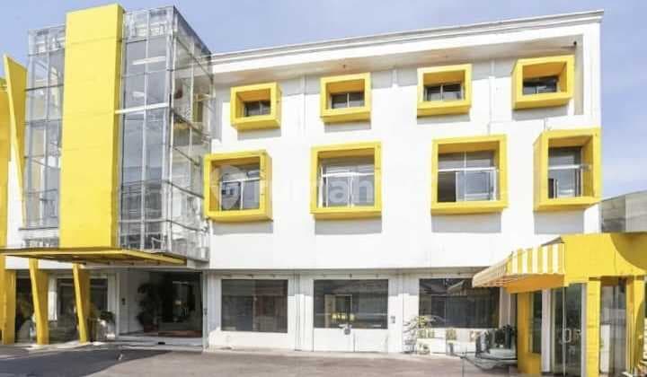 Gedung Hotel 47 Kamar, di Ks Tubun, Palmerah Jakarta Barat