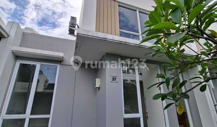 Disewa Rumah Paramount Petal 6X12, 3 Kamar Tidur,Lingkungan Tenang Asri Dekat Akses Tol