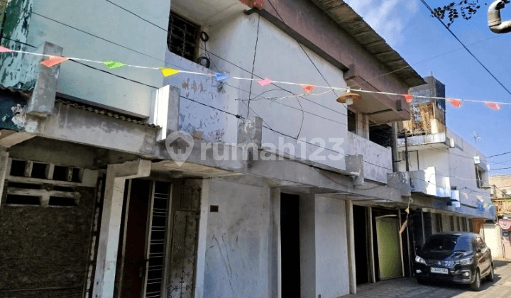 Rumah Hitung Tanah 2 Lantai di Donokerto, Surabaya Utara