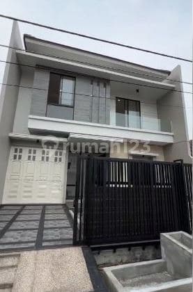 New 2-Story House in Manyar Kertoadi, East Surabaya