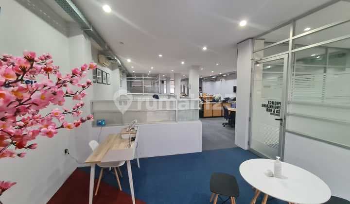 Ruko 4 Lantai Siap Huni Cocok untuk Kantor, Klinik, Showroom