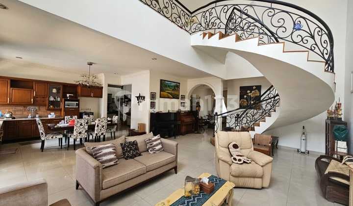 Rumah 2 Lantai Semi Furnished Di Kota Wisata Dekat Tol Nagrak