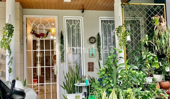 FOR SALE: Beautiful Corner House, Fully Furnished, in CBD Citra Gran Cibubur