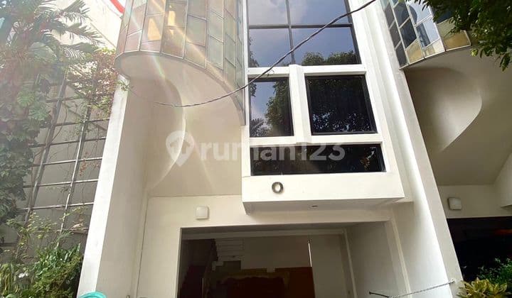 Rumah Modern Futuristik