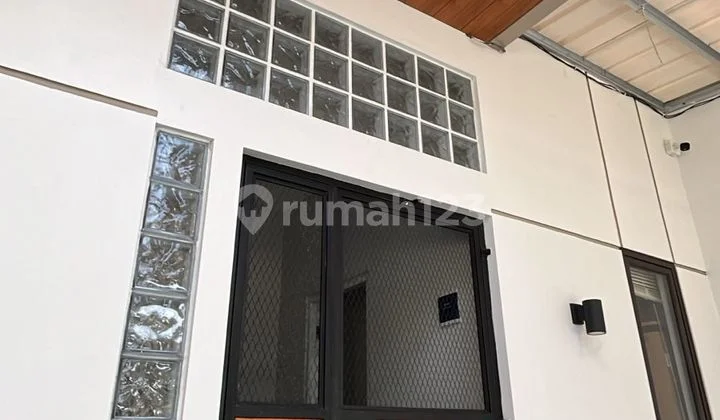 Ready to Move In, Boarding House, 2 Floors, Freehold Title (SHM), Near KRL Access, Near Toll Road Access