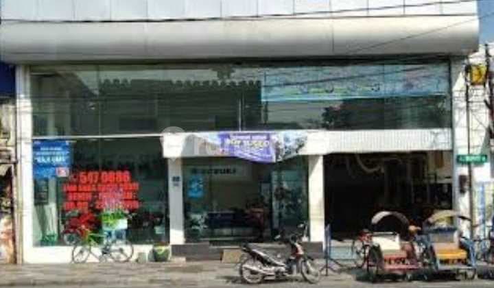 DISEWAKAN EX SHOWROOM DI BUBUTAN