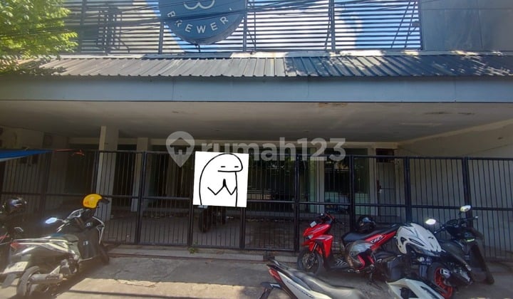 DISEWAKAN BANGUNAN KOMERSIAL AREA RAMAI DAN LOKASI STRATEGIS DI UNDAAN KULON, SURABAYA