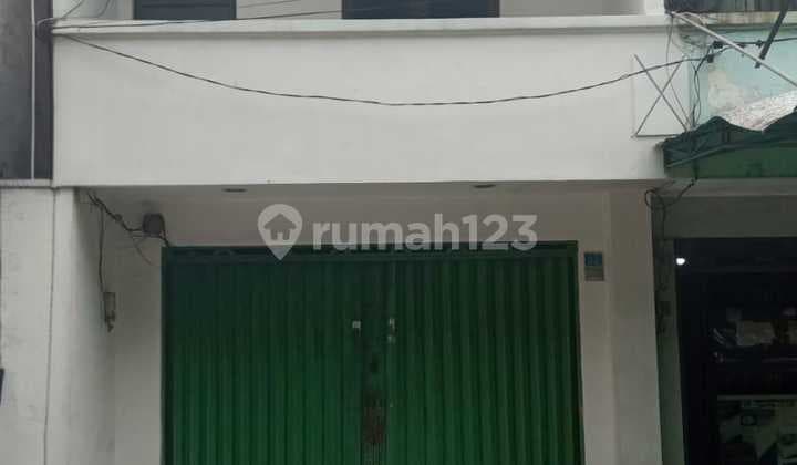 FOR RENT: 2-STORY SHOPHOUSE LOCATED ON MANYAR MAIN ROAD, SURABAYA