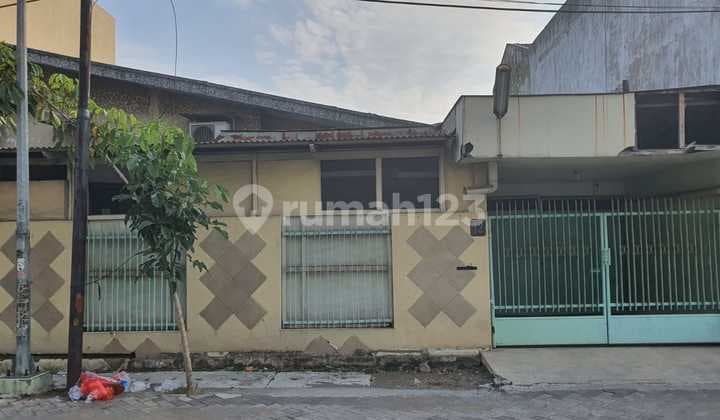 DIJUAL RUMAH TUA TERAWAT JL. DUKUH KUPANG BARAT