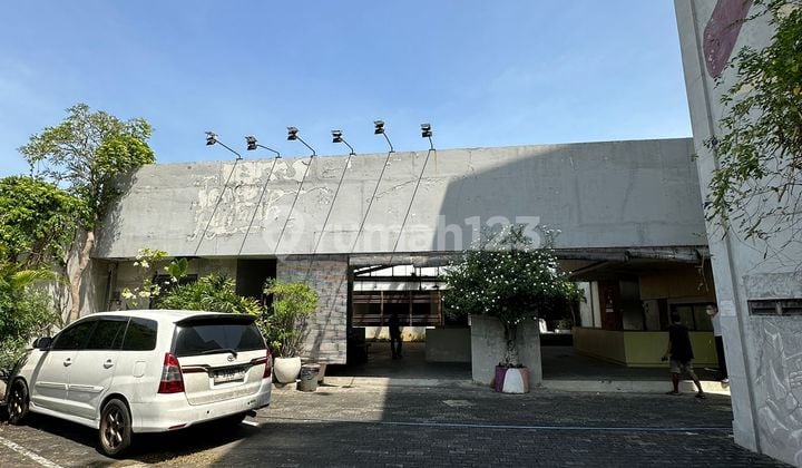 DIJUAL/DISEWAKAN RUMAH EX RESTO + GEDUNG 4 LANTAU AREA KOMERSIL DI RUNGKUT INDUSTRI