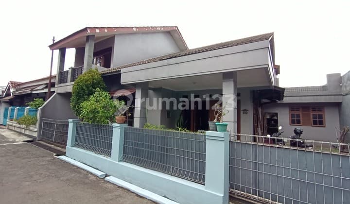 Rumah Ciomas Rahayu Lebar 12m Dan Kolam Ikan Besar Di Tanah Belakang