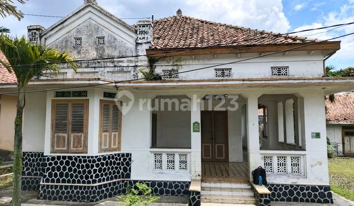 Rumah Hook Luas Jalan Utama Gunung Batu Deket Stasiun Bogor