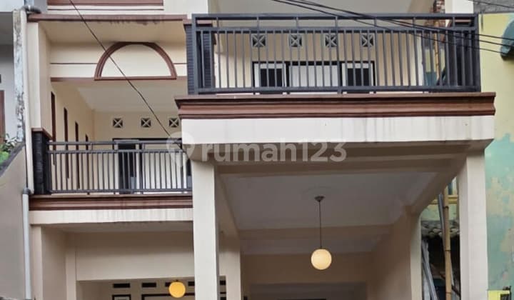 Rumah Siap Huni 3 Lantai Griya Indah Dekat Akses Tol