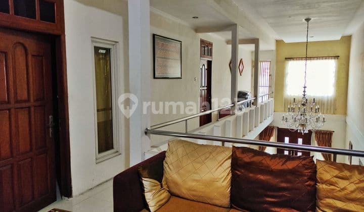 Djual Rumah 2Lt di Rungkut Asri