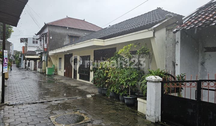 Investasi Rumah Kost 12 Kamar Dekat UNY dan UGM Klitren Gondokusman
