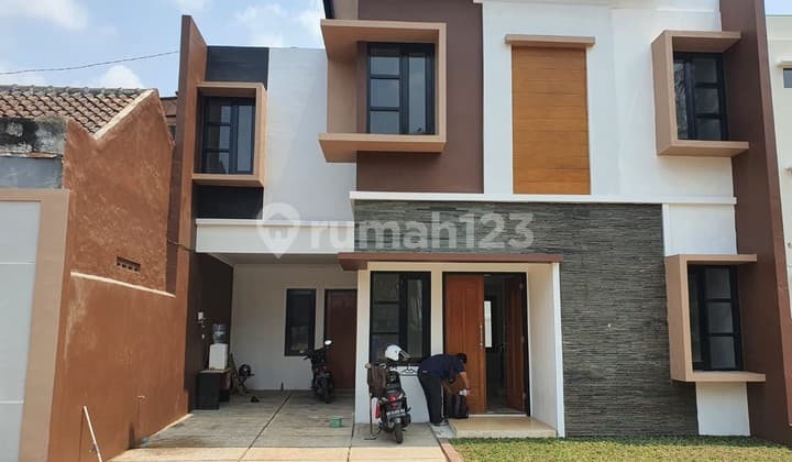 Rumah Mewah 2 Lantai Lokasi Tengah Kota Dekat Kampus UPN