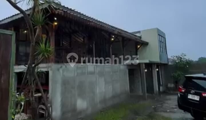 Vila Di Daerah Kasongan View Sawah, Di Dekat Villa Banyak Terdapat Resto