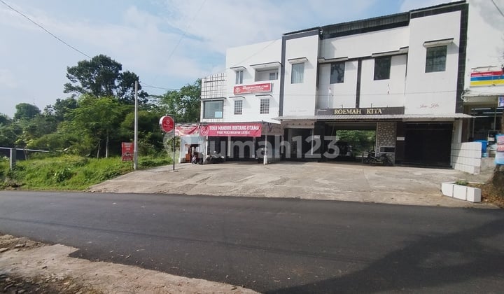 Ruko Pinggir Jalan Raya, Ngadiwarno, Sukorejo, Kendal