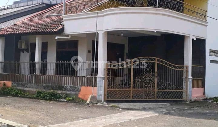 Rumah Bagus 2 Lantai Hook Di Halmahera, Semarang
