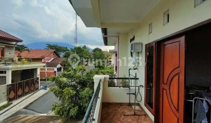 Rumah 2 Lantai Siap Huni Bangunan Bagus Dan Terawat View Gunung