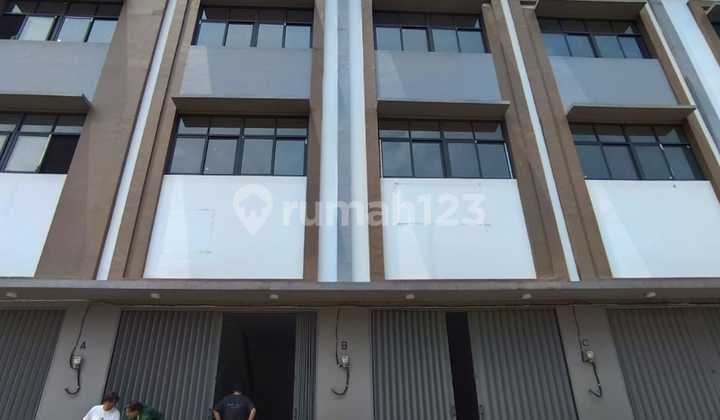 Disewakan Ruko Brand New Area Strategis Pinggir Jalan