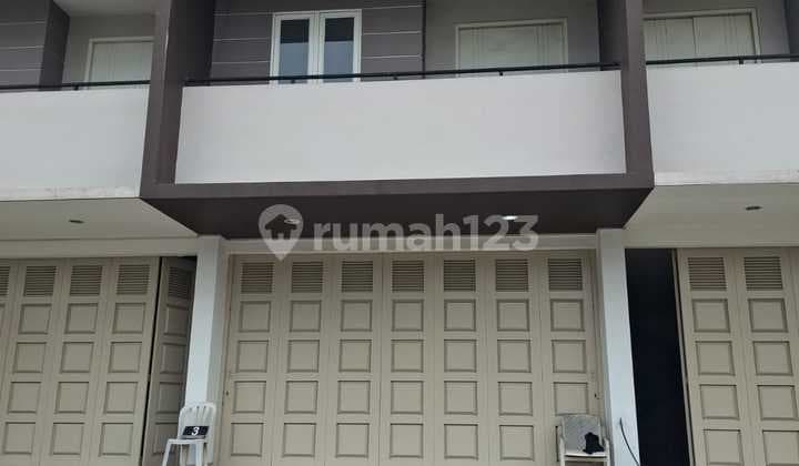 Disewakan Ruko Brand New Lokasi Jln Raya Cocok Utk Bank, Cafe, Kantor, Dll