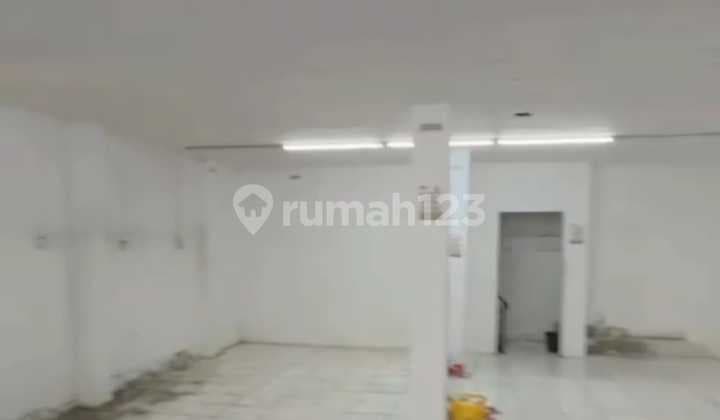 For Rent Shop House in Kemayoran Area, Main Road Location