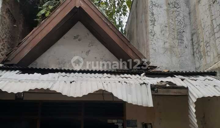 Dijual Rumah Tua Harga Dibawah Njop.lokasi Strategis I