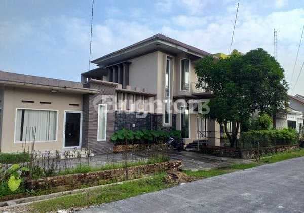 Dijual Rumah Kokoh Dan Asri Rp.1,8 Miliar Nego,,dirancang Khusus Ada Rencana Kolamrenang(blum Keramik)pondasi Dan Tulangan Rumah Sesuai Standar Struktur Bangunan,seluruh Kamar Ada Lemari Tanam,ac Dan Kamar Mandi,kitchen Set, Black Drop Tv,lemari Bawah Kac
