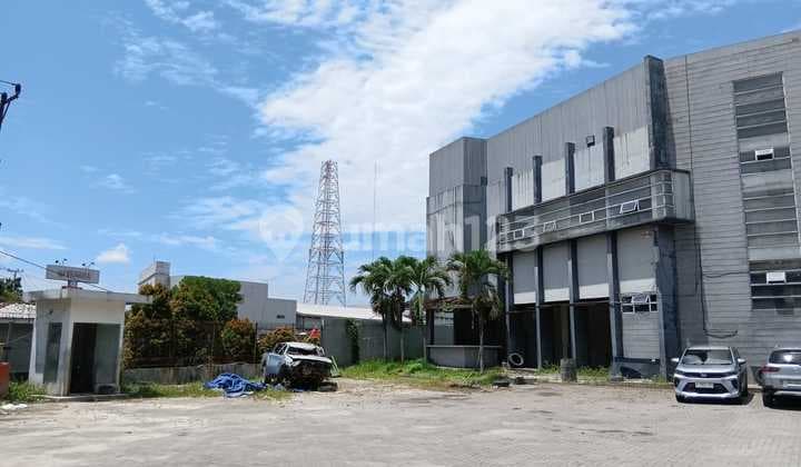 Premium Warehouse for Sale in a Strategic Location in Pekanbaru