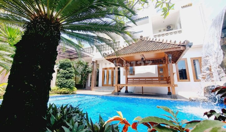 Rumah Mewah 2 Lt Luas Furnish Plus Ada Pool