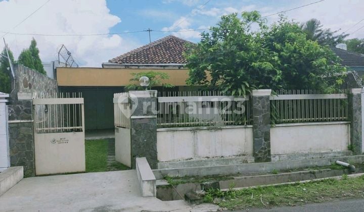 Rumah Klasik Terawat 292M² Strategis Laweyan Solo