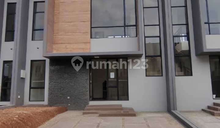 Dijual Rumah di Cluster Amadeus Rancamaya Golf Estate, Bogor