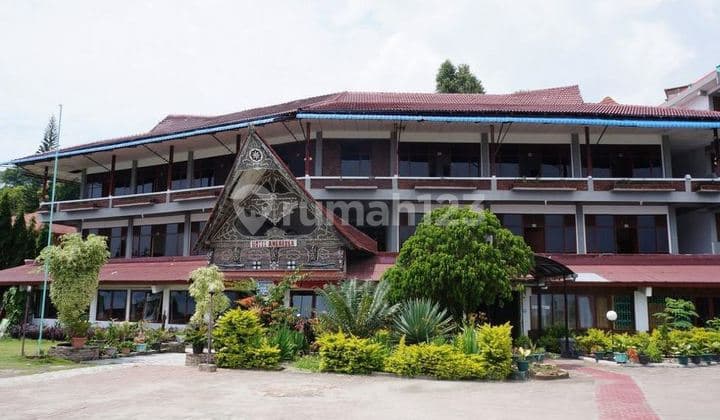 Hotel Eksklusif Pinggir Danau Toba Ambaroba
