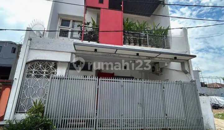 Dijual Rumah Tinggal 3 Lantai Jati Palem Pulo Gadung Jakarta Timur