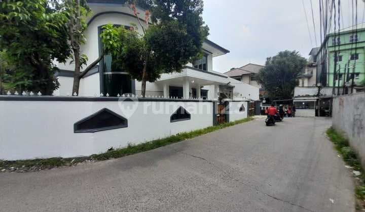 Dijual Rumah Mewah Besar Pinggir Jalan Raya di Cibubur Depok