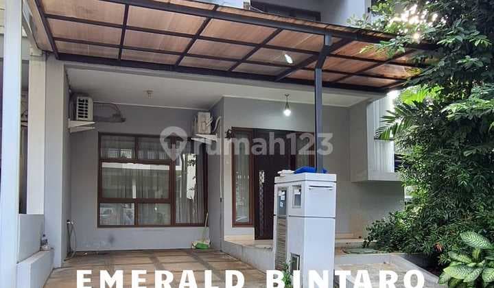 Disewakan Rumah Hook Depan Taman di Emerald Bintaro Sektor 9 Rumah Siap Huni, Lokasi Strategis, Lingkungan Asri, Aman dan Nyaman,Dekat dengan Dekat Fresh Market, Rs. Premier Bintaro, Sekolah Global Jaya, British International School dan Pintu Tol