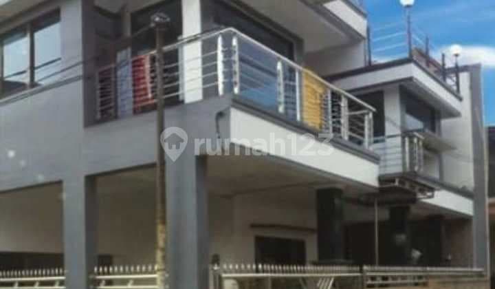 Rumah Minimalis Moderen 3 Lantai Hook - Pondok Gede