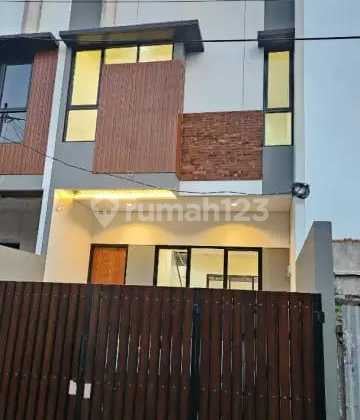 Rumah Baru Minimalis Modern di Pondok Gede